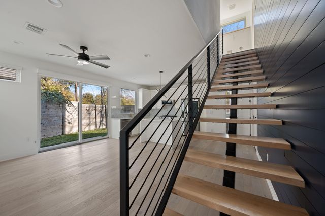 1511 Oak Heights DR 2, Austin, TX 78741