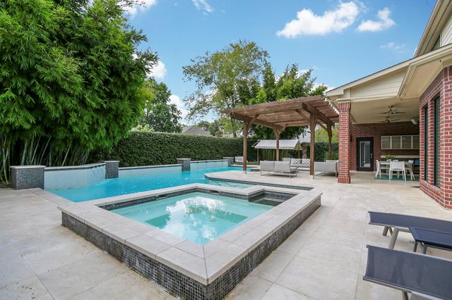 1902 Hollow Wind Drive, Katy, TX 77450