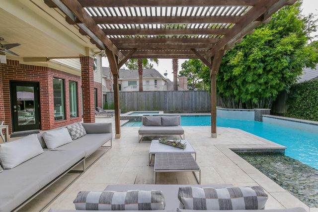 1902 Hollow Wind Drive, Katy, TX 77450