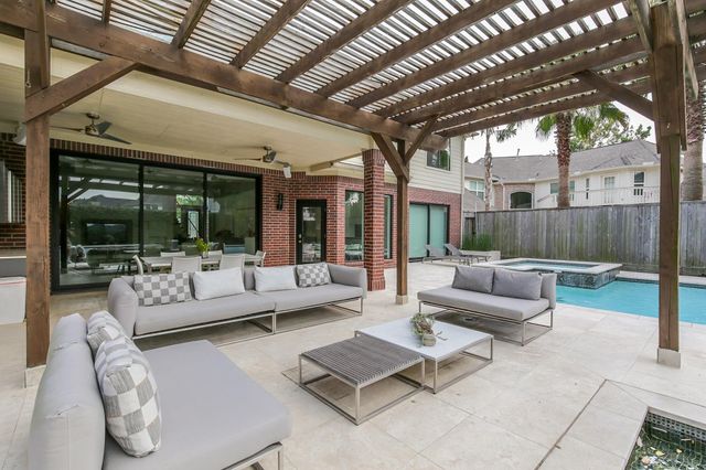 1902 Hollow Wind Drive, Katy, TX 77450