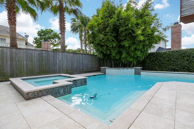 1902 Hollow Wind Drive, Katy, TX 77450