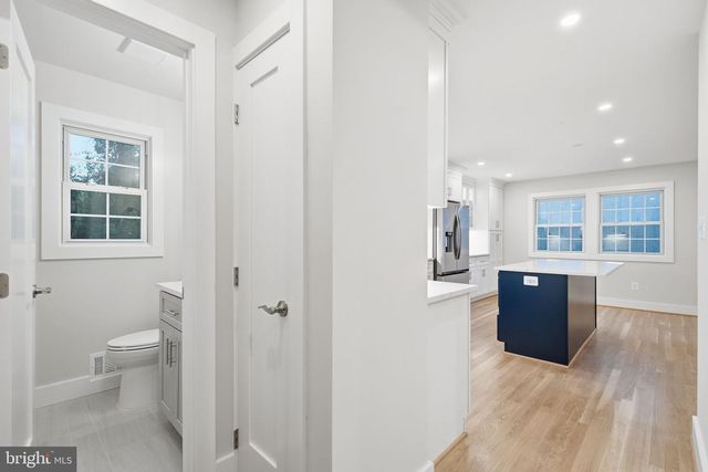 8215 BUCKNELL DR, Vienna, VA 22180