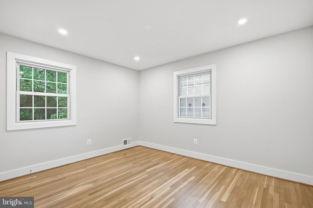 8215 BUCKNELL DR, Vienna, VA 22180