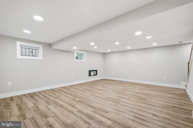 8215 BUCKNELL DR, Vienna, VA 22180
