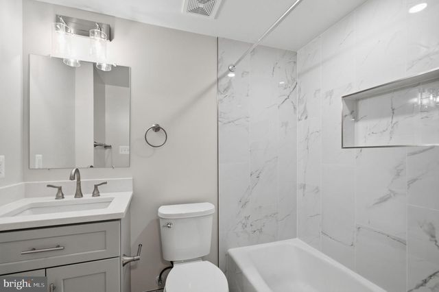 8215 BUCKNELL DR, Vienna, VA 22180