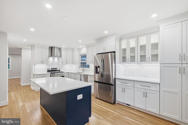 8215 BUCKNELL DR, Vienna, VA 22180