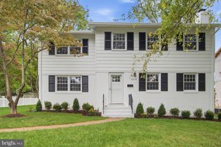 8215 BUCKNELL DR, Vienna, VA 22180