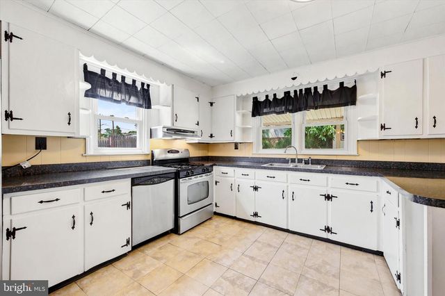 712 E HECTOR ST, Conshohocken, PA 19428