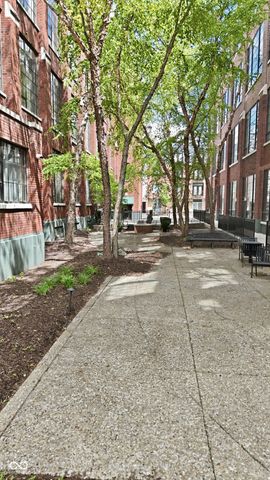 624 E Walnut Street 39, Indianapolis, IN 46204