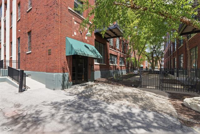 624 E Walnut Street 39, Indianapolis, IN 46204