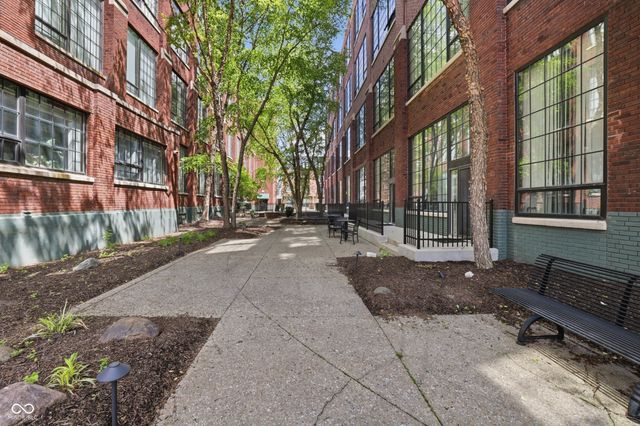 624 E Walnut Street 39, Indianapolis, IN 46204