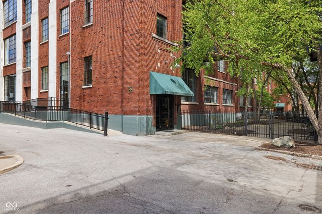 624 E Walnut Street 39, Indianapolis, IN 46204