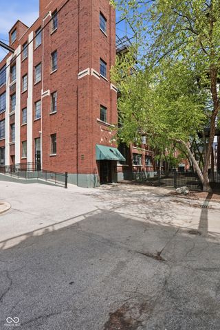 624 E Walnut Street 39, Indianapolis, IN 46204