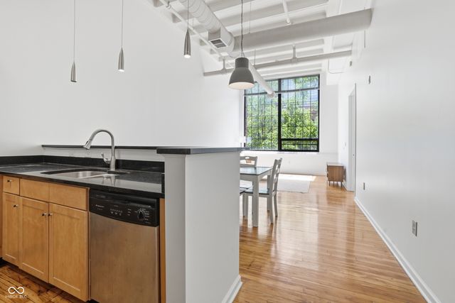 624 E Walnut Street 39, Indianapolis, IN 46204