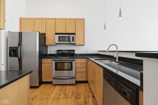 624 E Walnut Street 39, Indianapolis, IN 46204