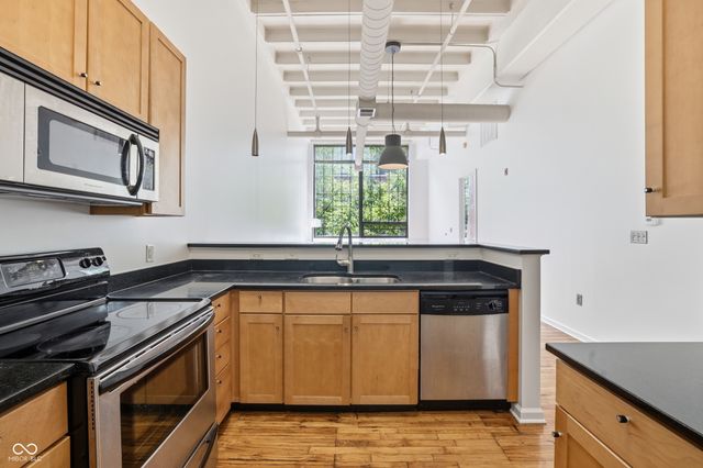 624 E Walnut Street 39, Indianapolis, IN 46204