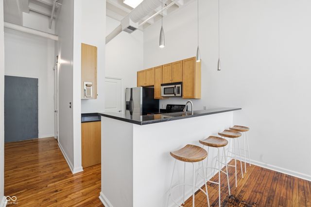 624 E Walnut Street 39, Indianapolis, IN 46204