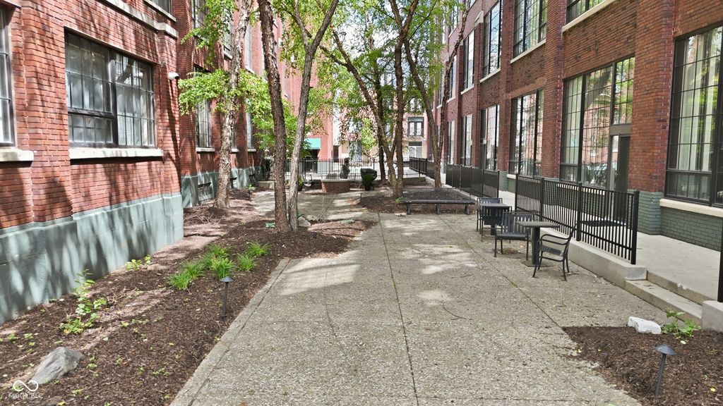 624 E Walnut Street 39, Indianapolis, IN 46204