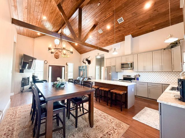 214 Hunters Hill Road, Oakhurst, TX 77359