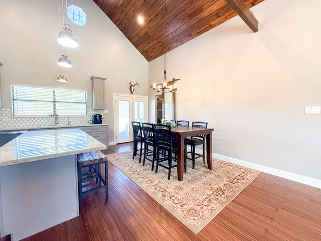 214 Hunters Hill Road, Oakhurst, TX 77359