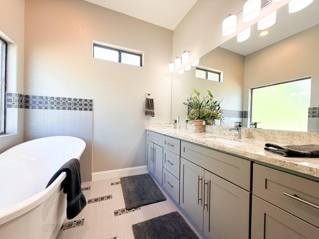 214 Hunters Hill Road, Oakhurst, TX 77359