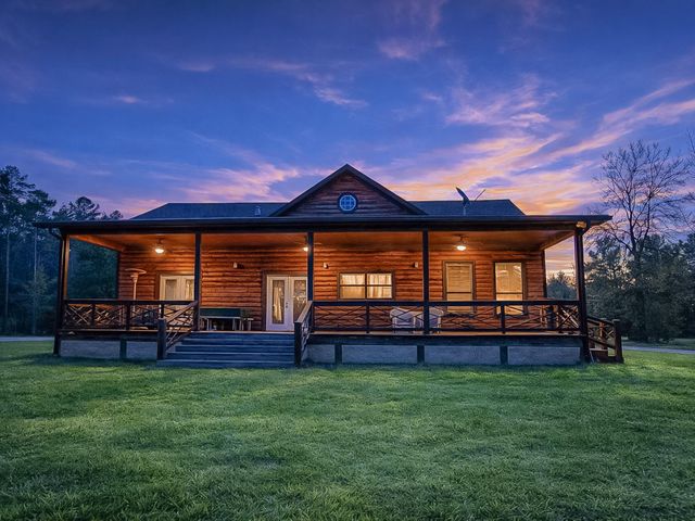 214 Hunters Hill Road, Oakhurst, TX 77359