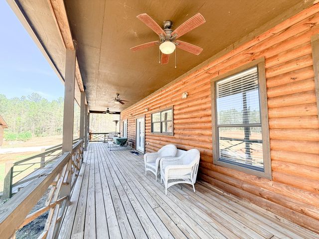 214 Hunters Hill Road, Oakhurst, TX 77359