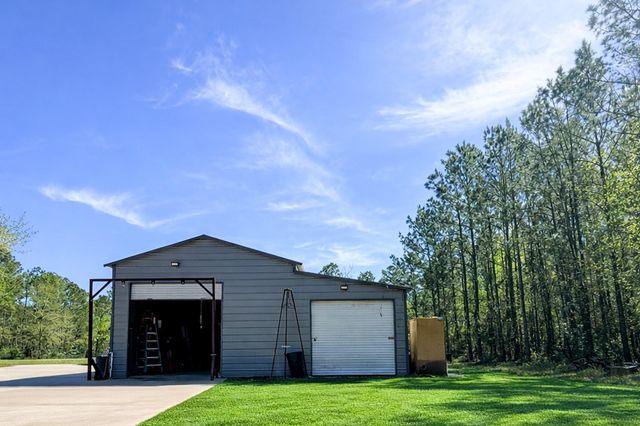 214 Hunters Hill Road, Oakhurst, TX 77359