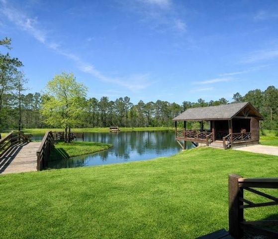 214 Hunters Hill Road, Oakhurst, TX 77359
