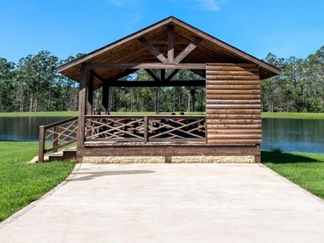 214 Hunters Hill Road, Oakhurst, TX 77359