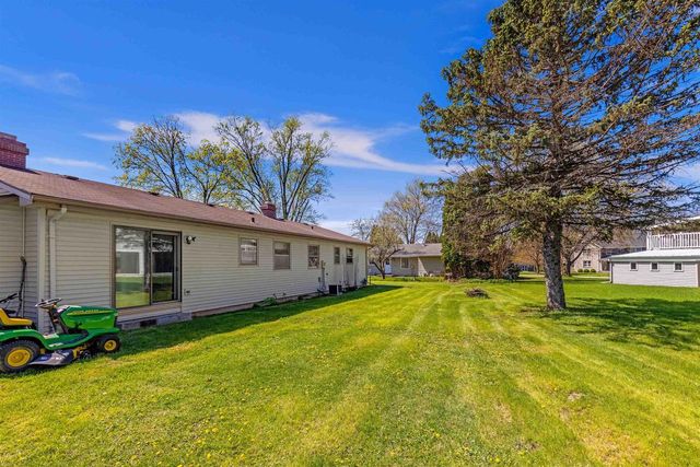 621 E Holly Road, Beloit, WI 53511