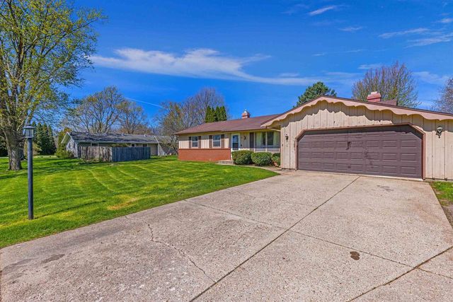 621 E Holly Road, Beloit, WI 53511