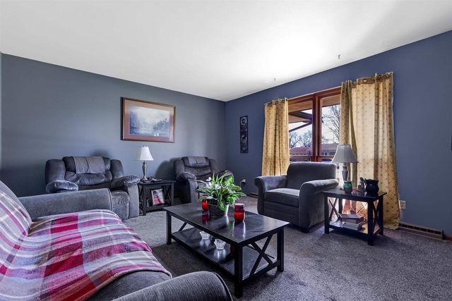 621 E Holly Road, Beloit, WI 53511