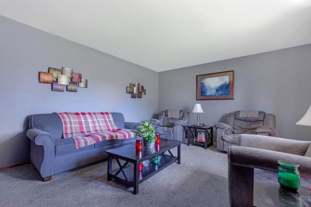 621 E Holly Road, Beloit, WI 53511