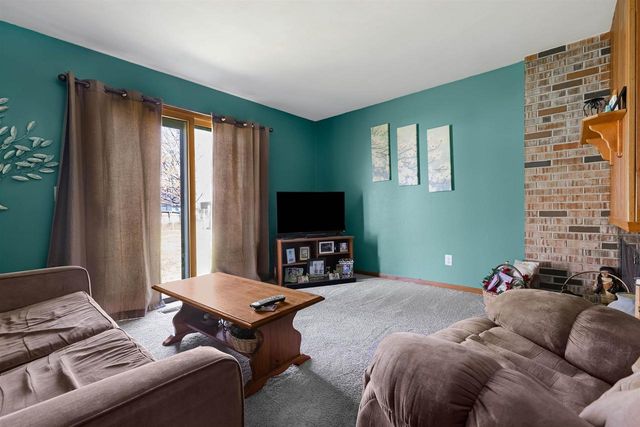 621 E Holly Road, Beloit, WI 53511
