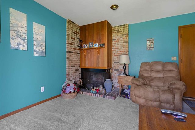 621 E Holly Road, Beloit, WI 53511