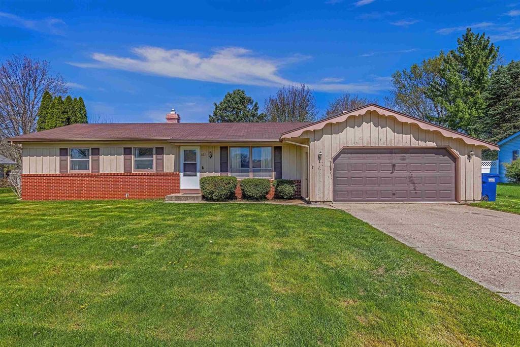 621 E Holly Road, Beloit, WI 53511
