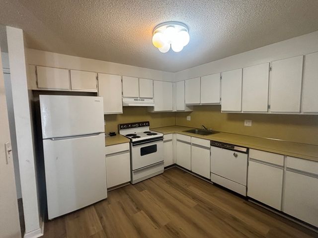 406 Broadway 307, Lynn, MA 01904