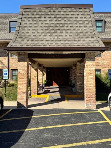 475 N Cass Avenue 212, Westmont, IL 60559