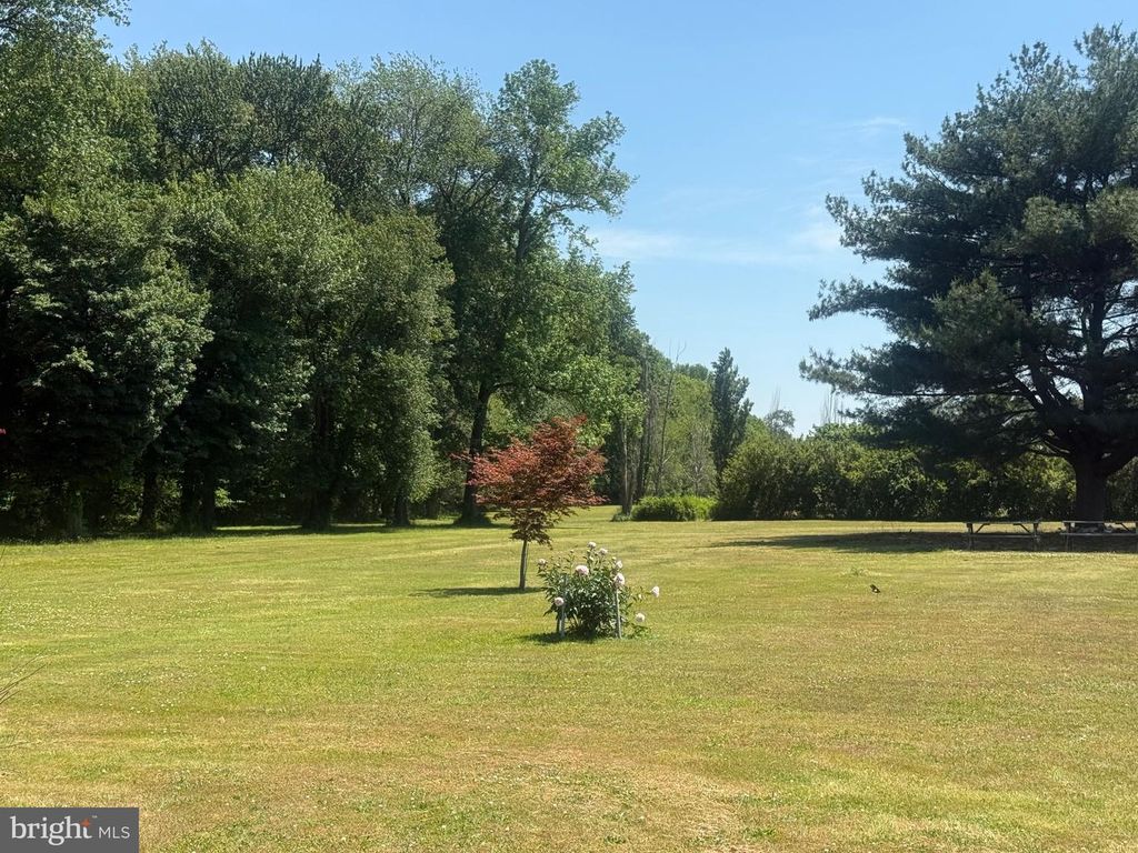 Image 1 of property listing at 1420 BARCLAY RD, Barclay, MD 21607