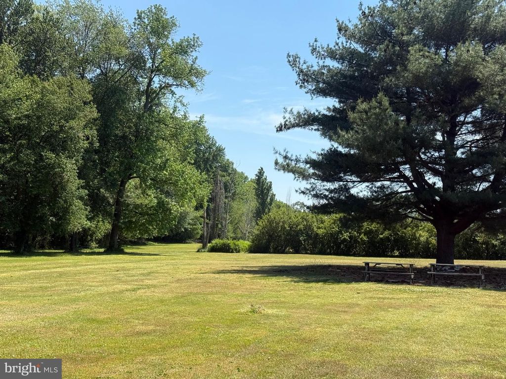 Image 14 of property listing at 1420 BARCLAY RD, Barclay, MD 21607