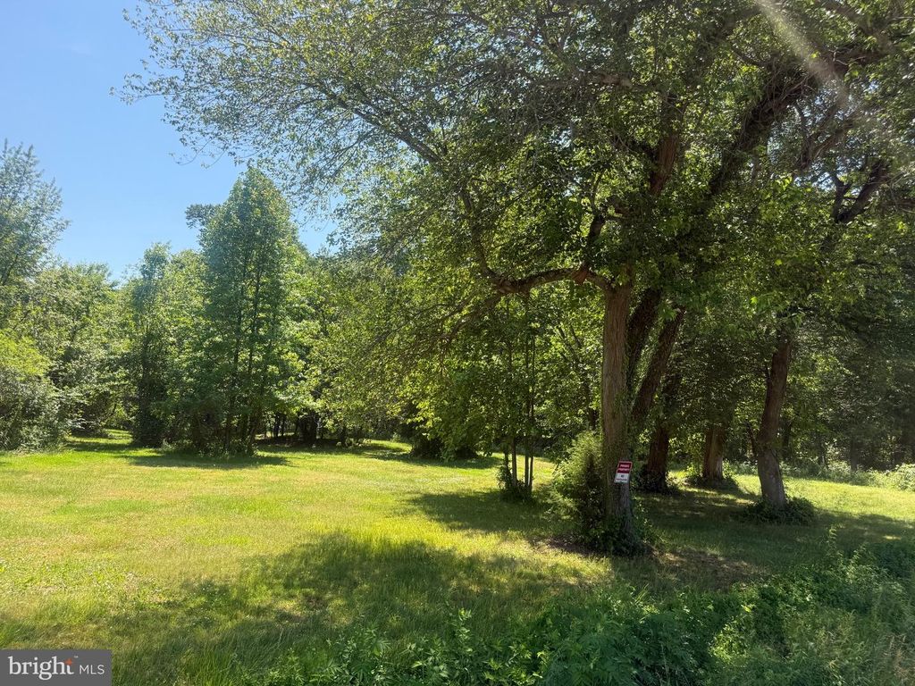 Image 9 of property listing at 1420 BARCLAY RD, Barclay, MD 21607