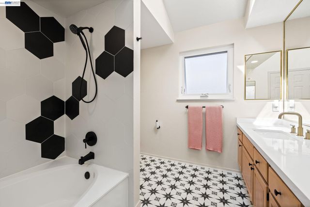 2170 Canyon Crest Avenue, San Ramon, CA 94582