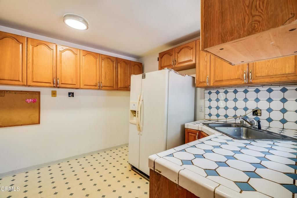 Image 10 of property listing at 4012 Clayton Avenue W, Los Angeles, CA 90027