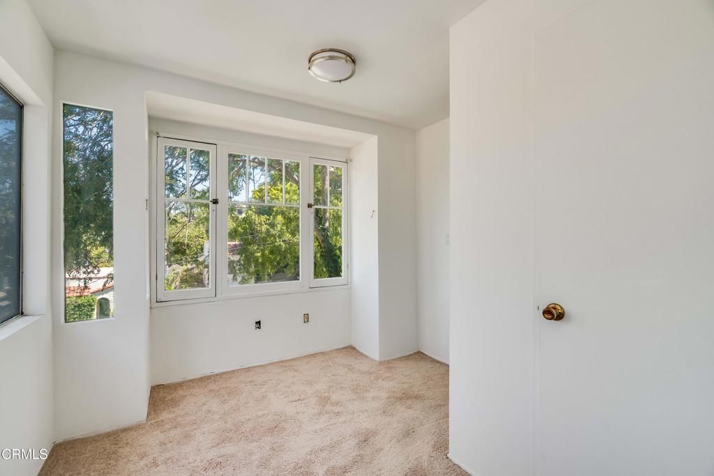 Image 15 of property listing at 4012 Clayton Avenue W, Los Angeles, CA 90027