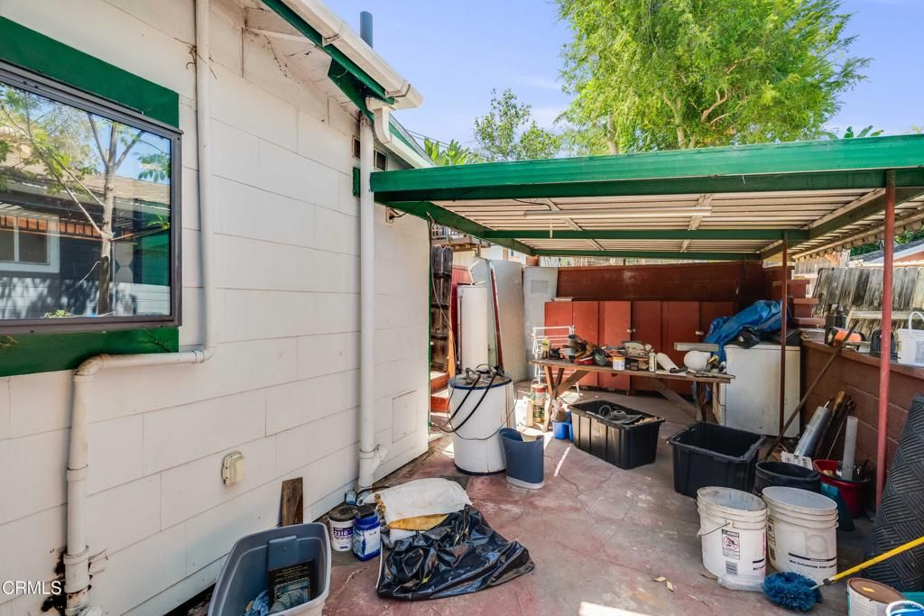 Image 19 of property listing at 4012 Clayton Avenue W, Los Angeles, CA 90027