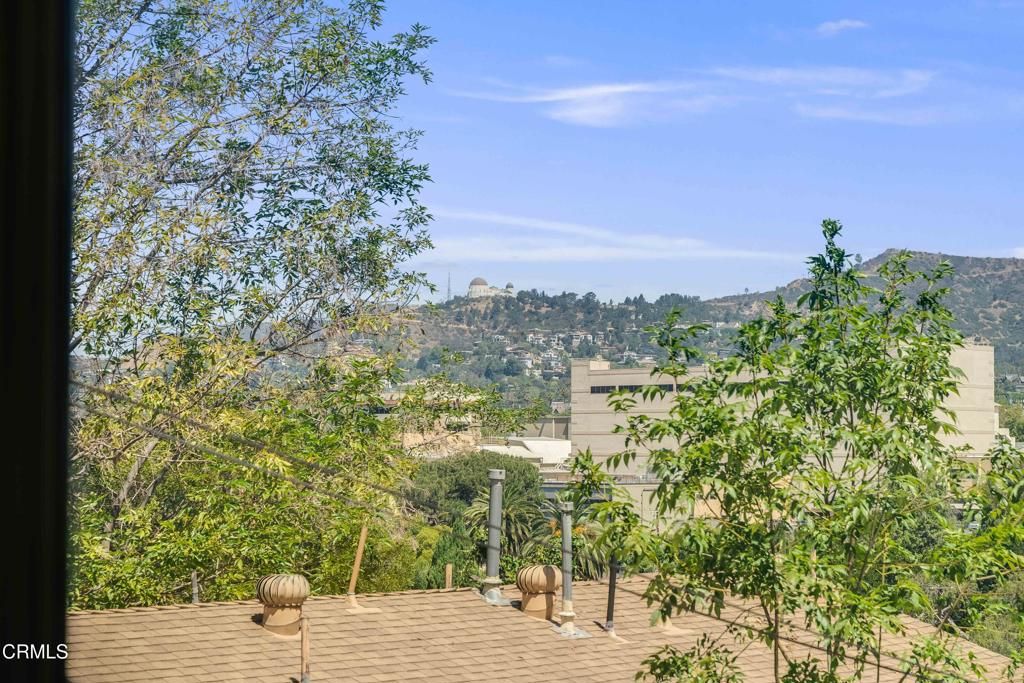 Image 22 of property listing at 4012 Clayton Avenue W, Los Angeles, CA 90027