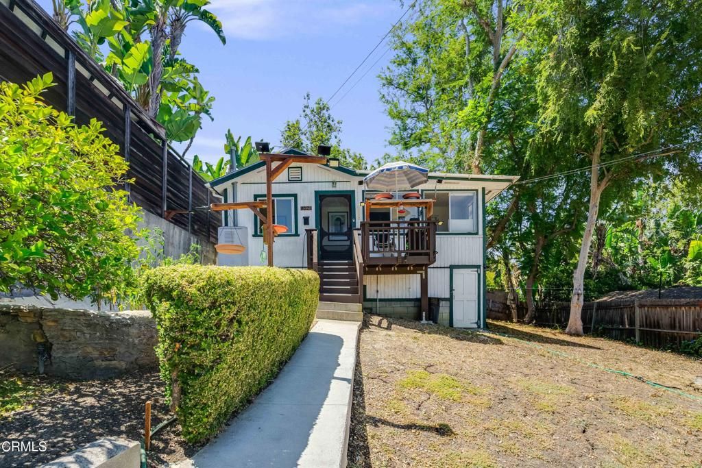Image 33 of property listing at 4012 Clayton Avenue W, Los Angeles, CA 90027