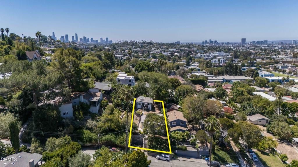 Image 39 of property listing at 4012 Clayton Avenue W, Los Angeles, CA 90027