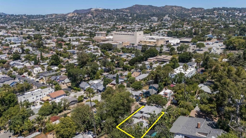 Image 41 of property listing at 4012 Clayton Avenue W, Los Angeles, CA 90027
